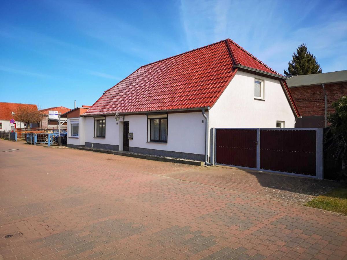 Ferienwohnung Alte Schmiede Niepars Exterior photo